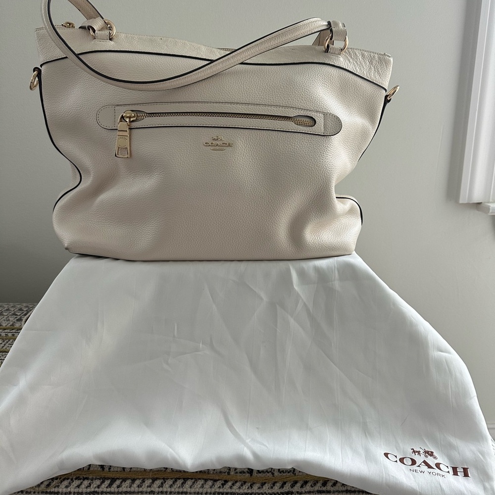 Coach Off-White Leather Shoulder Bag